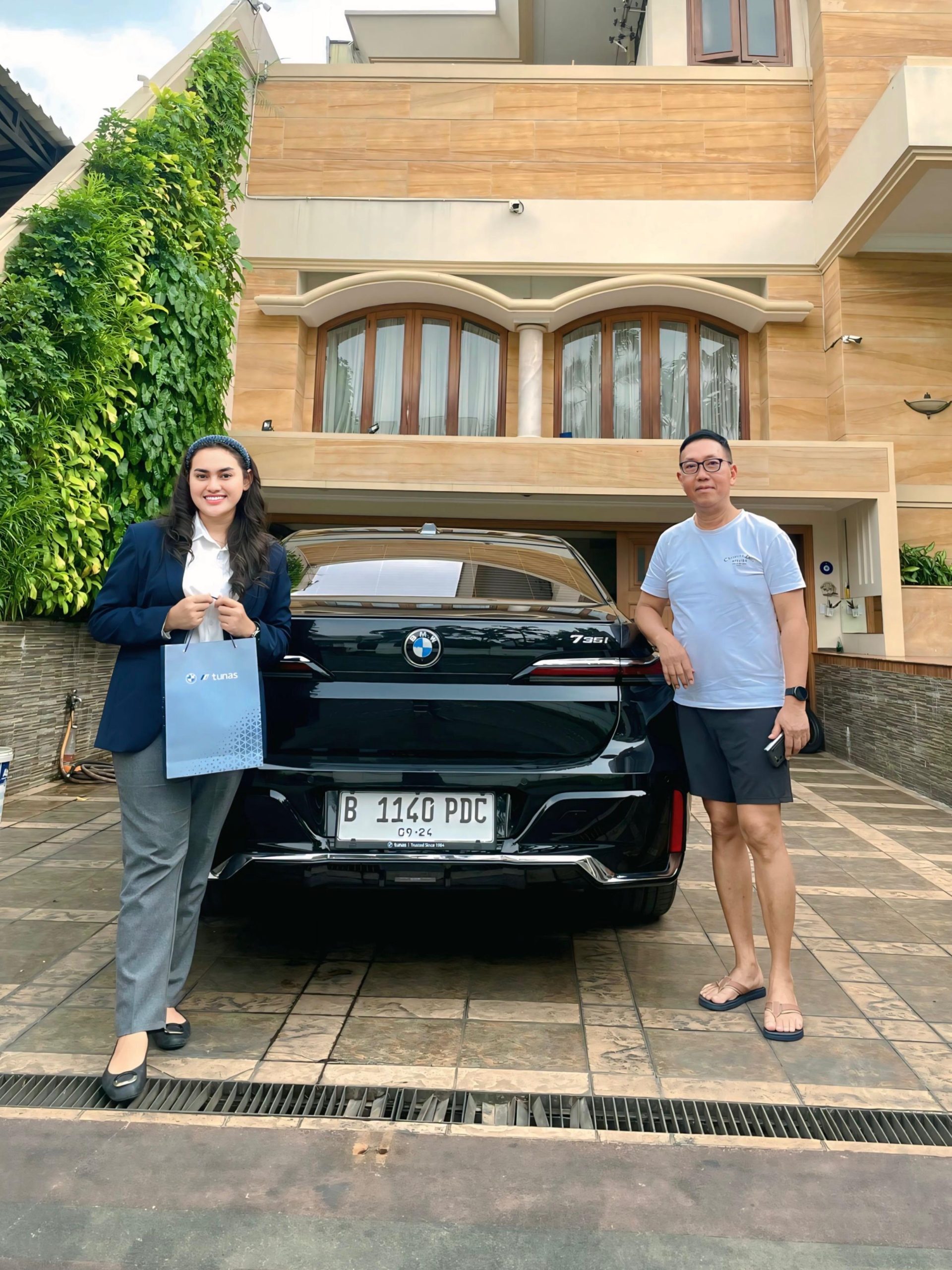 Layanan sewa BMW harian & bulanan dengan berbagai model terbaru dalam kondisi prima